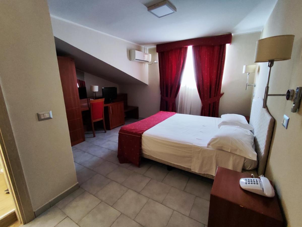 Pisani Hotel San Nicola La Strada Ngoại thất bức ảnh