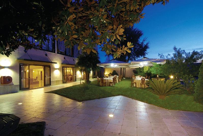 Pisani Hotel San Nicola La Strada Ngoại thất bức ảnh