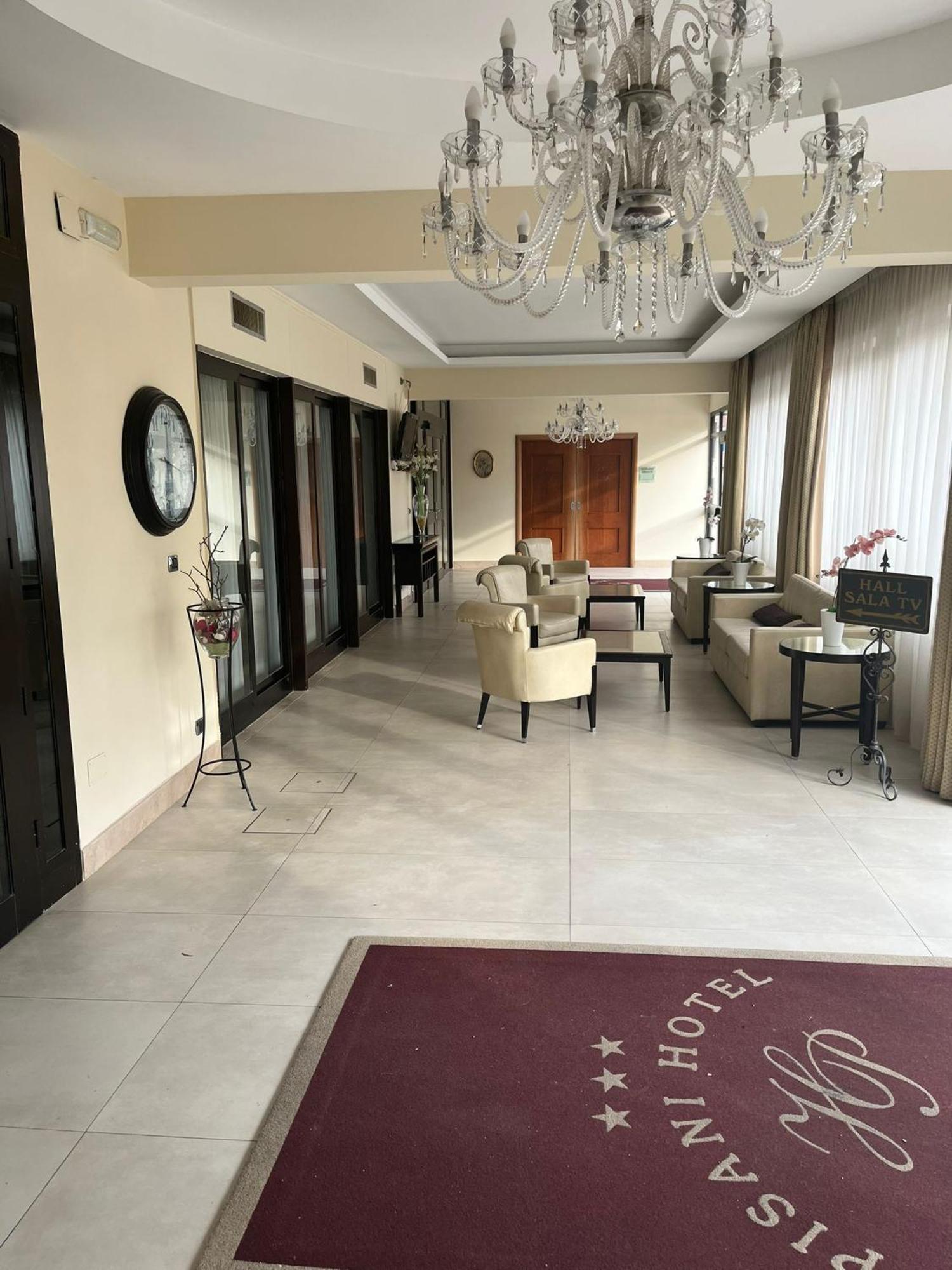 Pisani Hotel San Nicola La Strada Ngoại thất bức ảnh