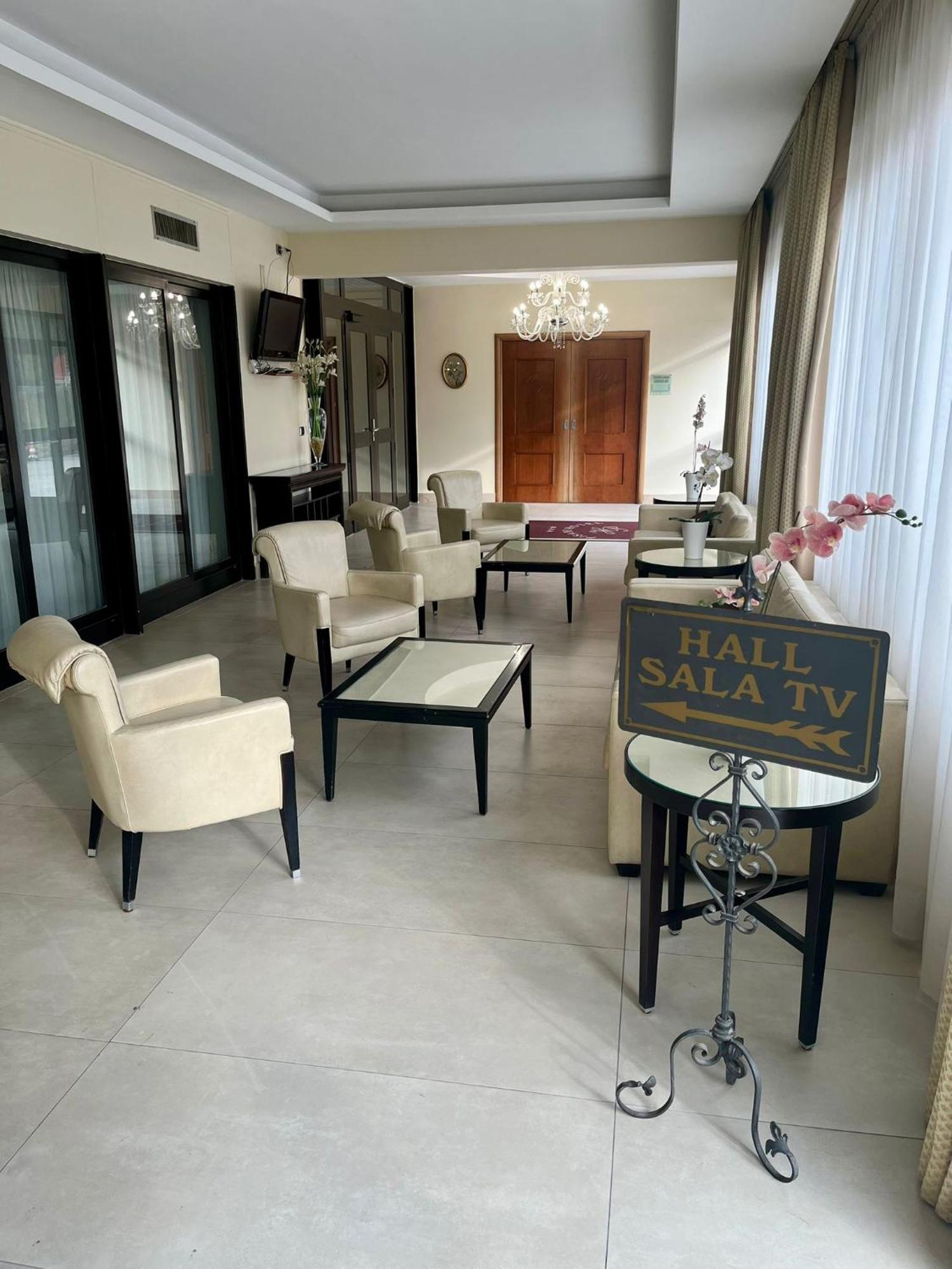 Pisani Hotel San Nicola La Strada Ngoại thất bức ảnh