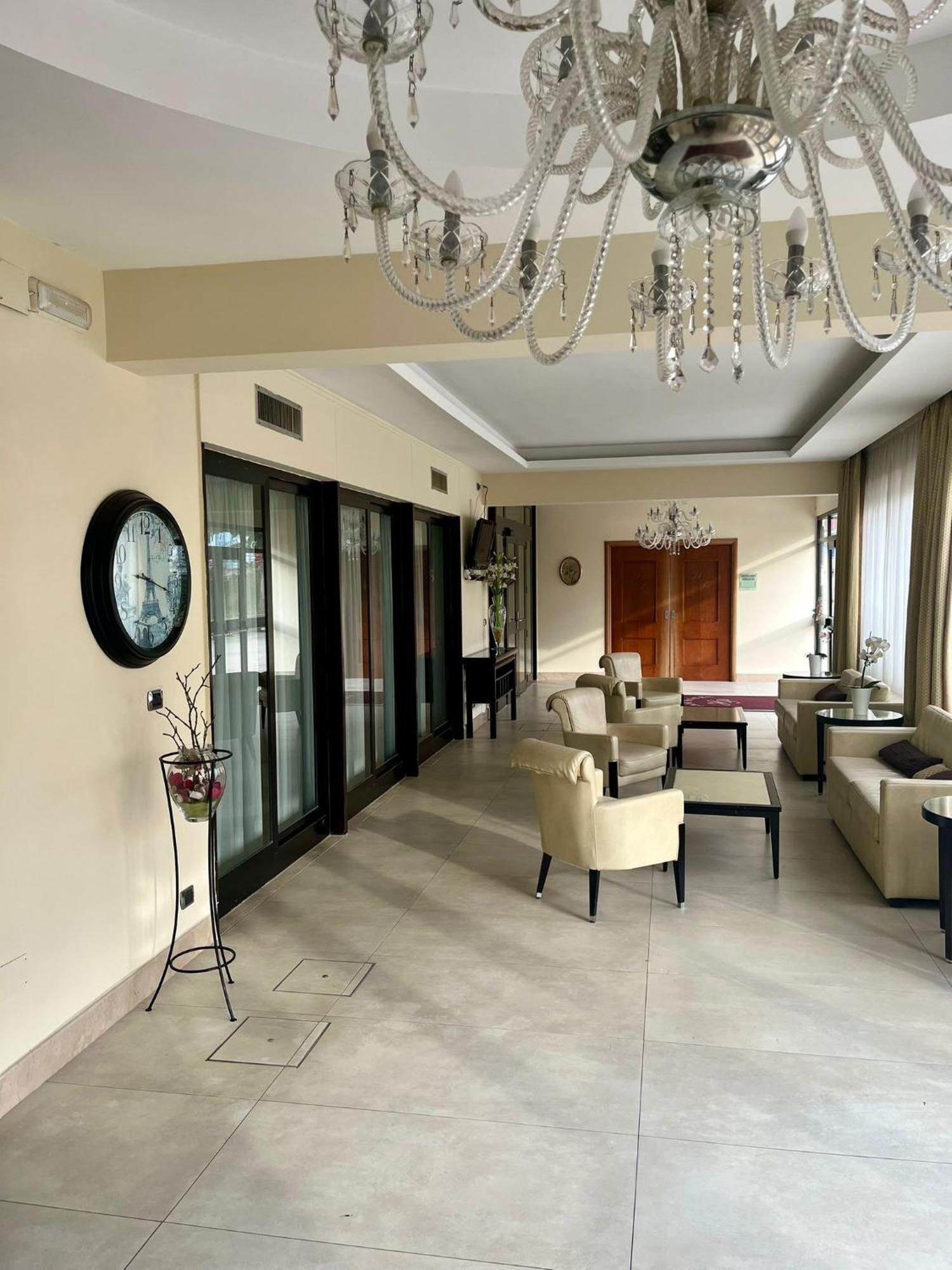 Pisani Hotel San Nicola La Strada Ngoại thất bức ảnh
