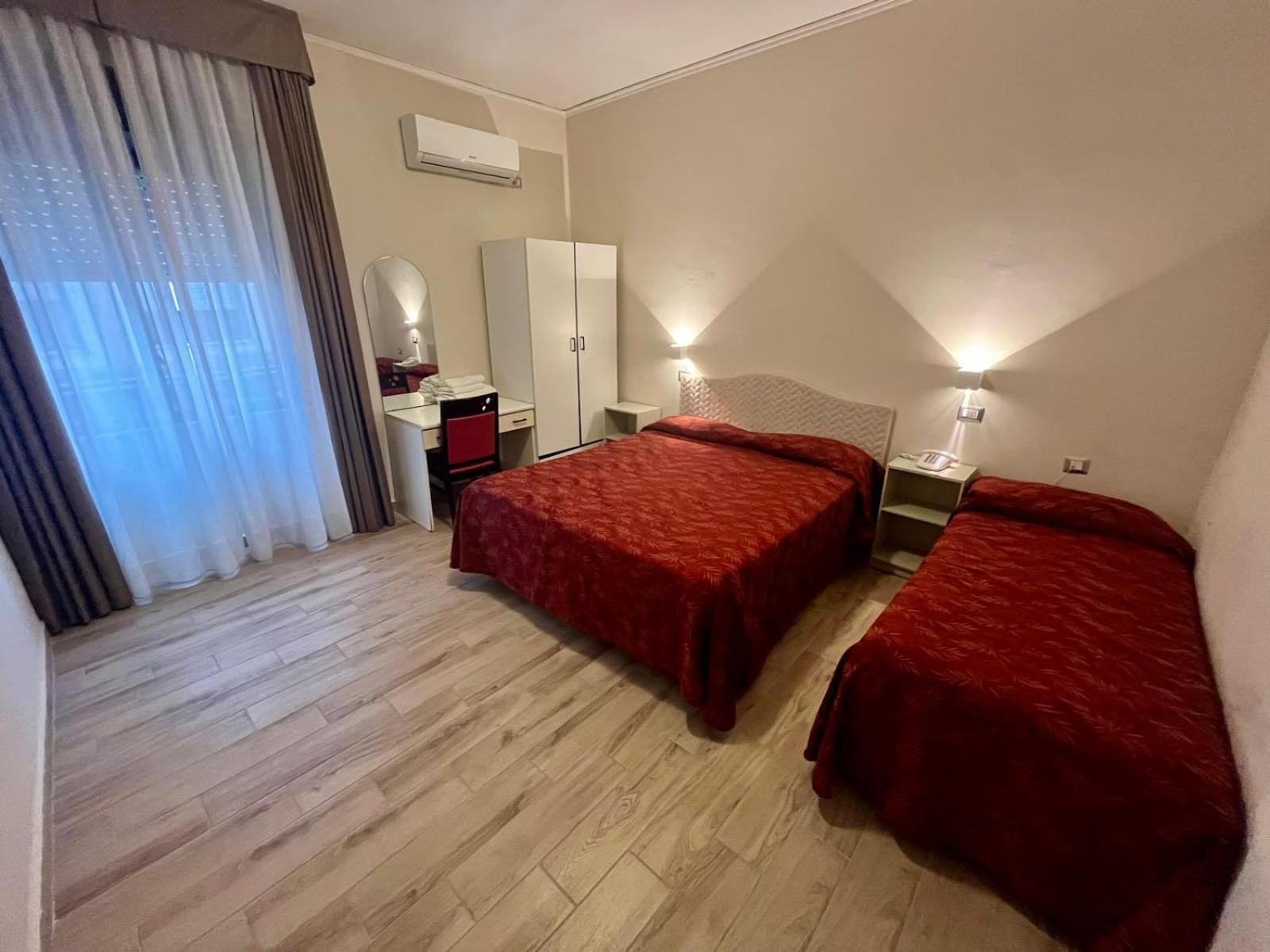 Pisani Hotel San Nicola La Strada Ngoại thất bức ảnh