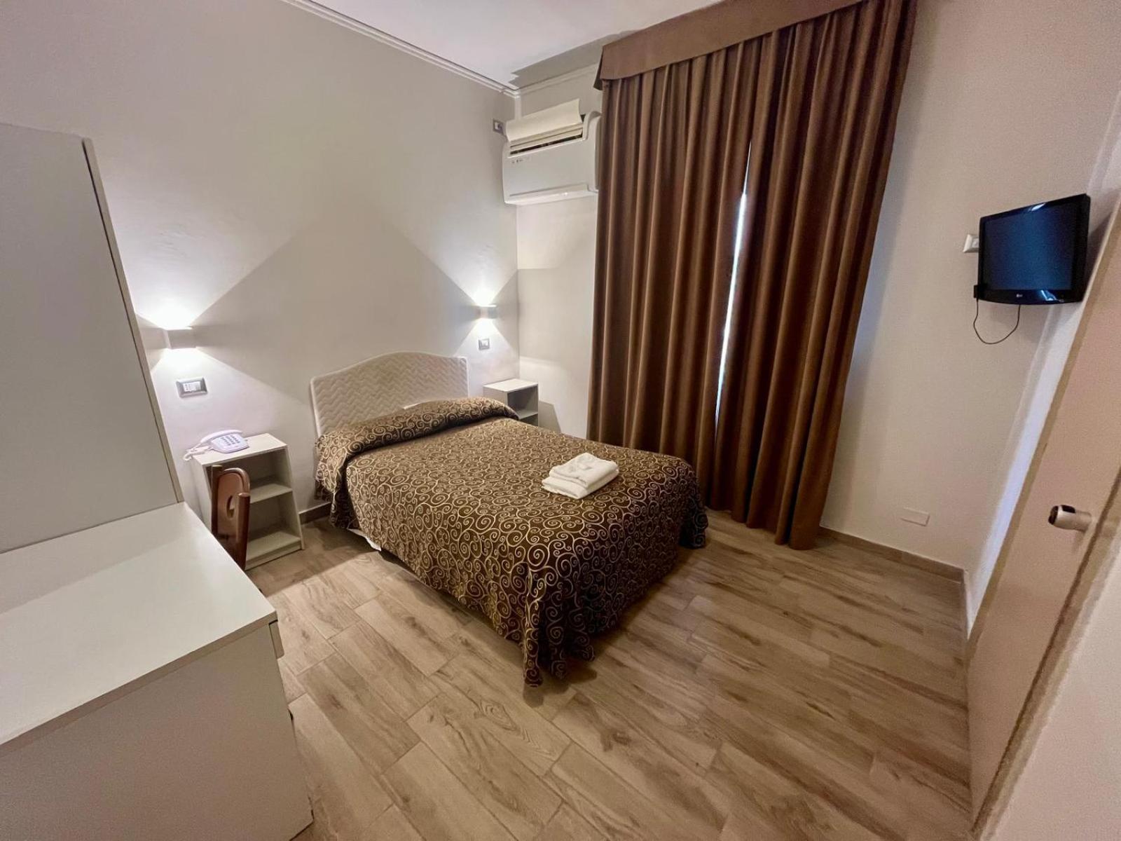 Pisani Hotel San Nicola La Strada Ngoại thất bức ảnh
