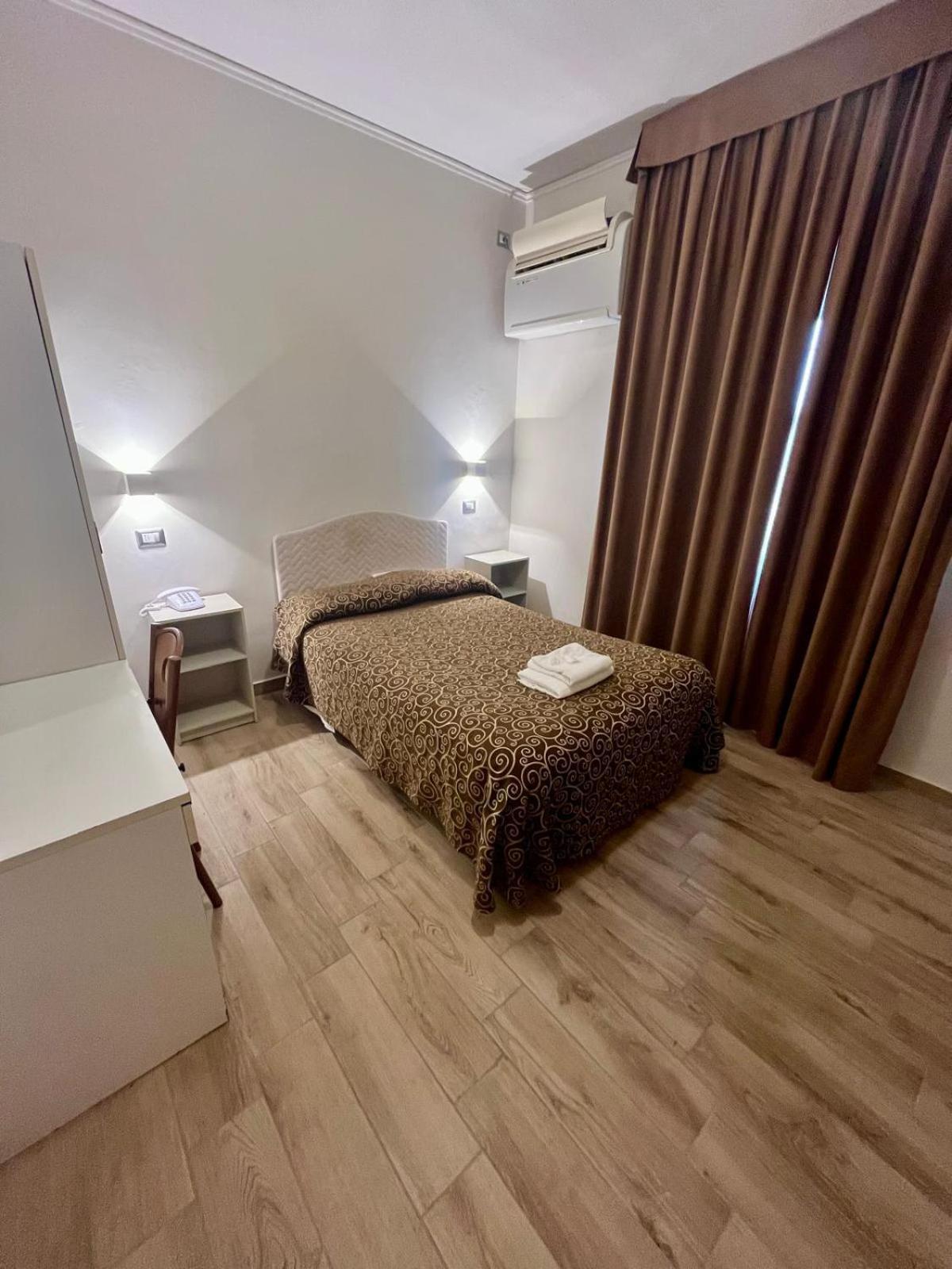 Pisani Hotel San Nicola La Strada Ngoại thất bức ảnh
