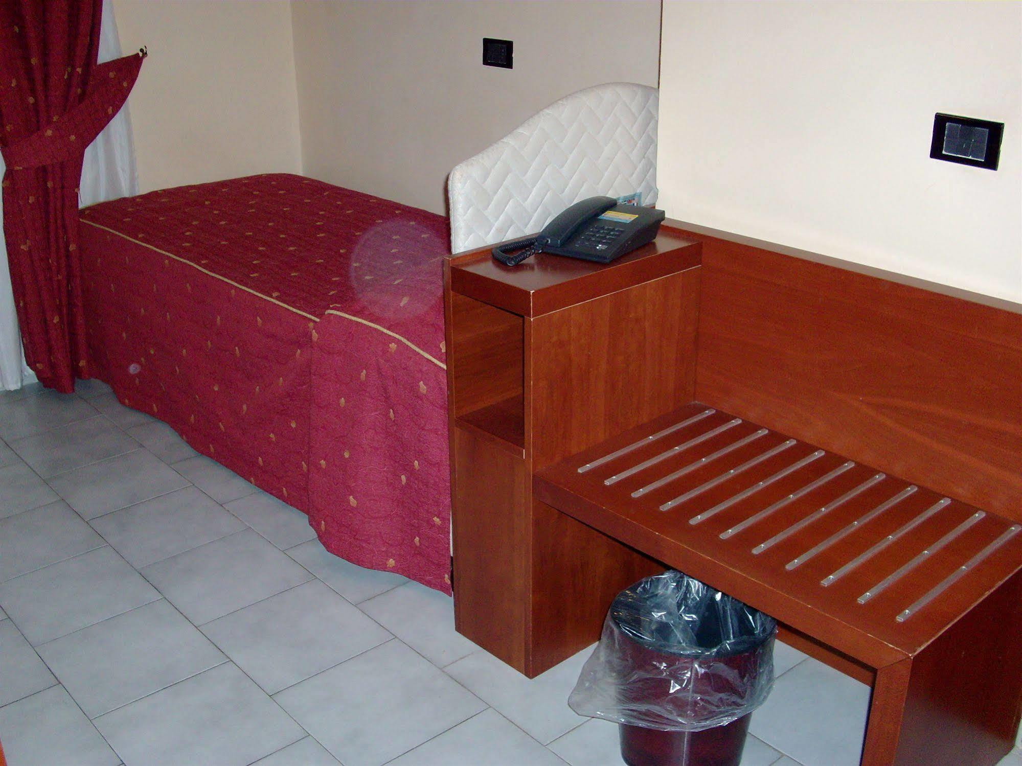 Pisani Hotel San Nicola La Strada Ngoại thất bức ảnh