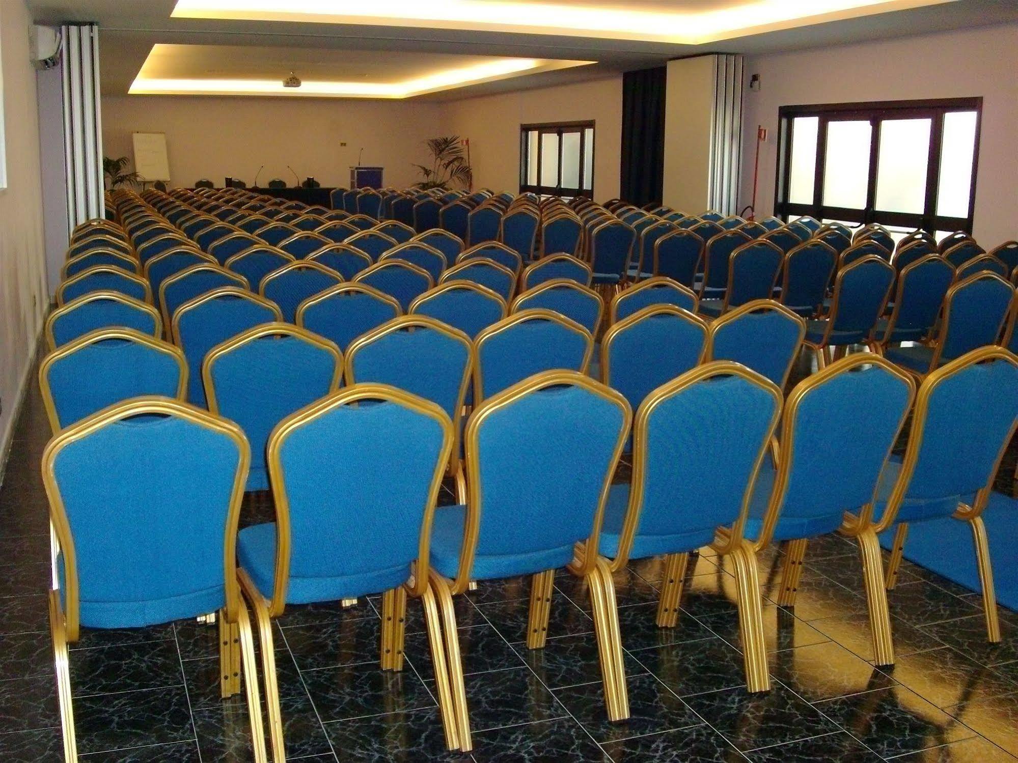 Pisani Hotel San Nicola La Strada Ngoại thất bức ảnh
